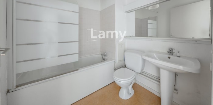 Image 5 sur 8 - Appartement  ·  Vente · Merignac (33700) · 2 pièces · 47m²