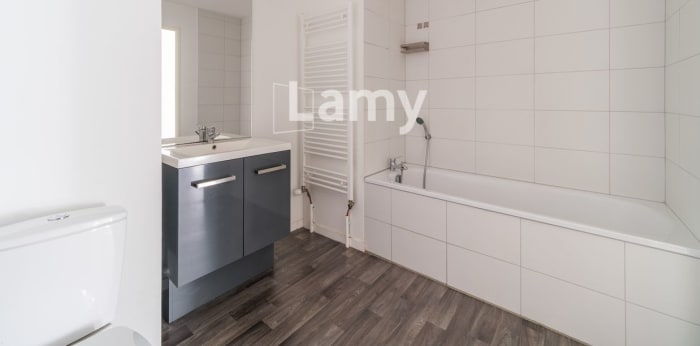 Image 4 sur 6 - Appartement  ·  Vente · St Louis (68300) · 2 pièces · 45m²