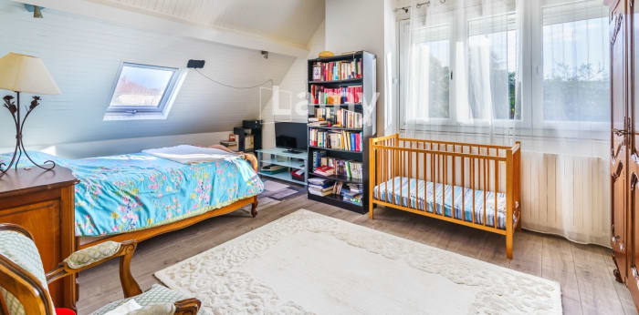 Image 8 sur 14 - Maison/villa  ·  Vente · Chenove (21300) · 6 pièces · 144m²
