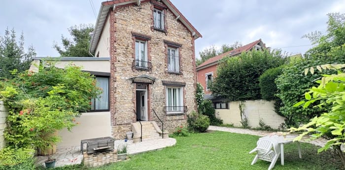 Image 1 sur 12 - Maison/villa  ·  Vente · Enghien Les Bains (95880) · 6 pièces · 135m²