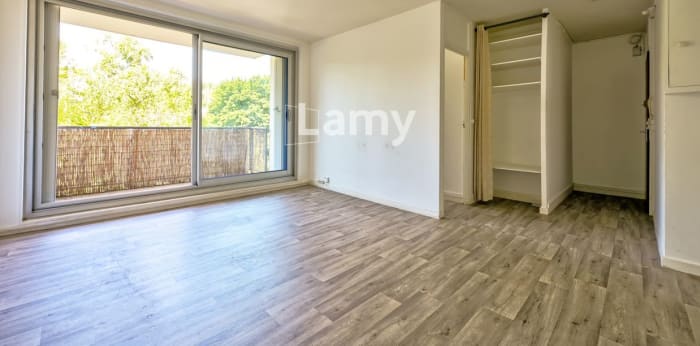 Image 5 sur 9 - Appartement  ·  Vente · Marly Le Roi (78160) · 3 pièces · 54m²