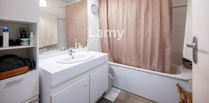 Image 9 sur 13 - Appartement  ·  Vente · Bordeaux (33300) · 3 pièces · 68m²