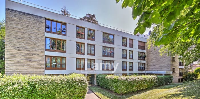 Image 1 sur 9 - Appartement  ·  Vente · Chaville (92370) · 5 pièces · 112m²