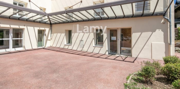 Image 4 sur 10 - Local  ·  Vente · Villard De Lans (38250) · 3 pièces · 123m²