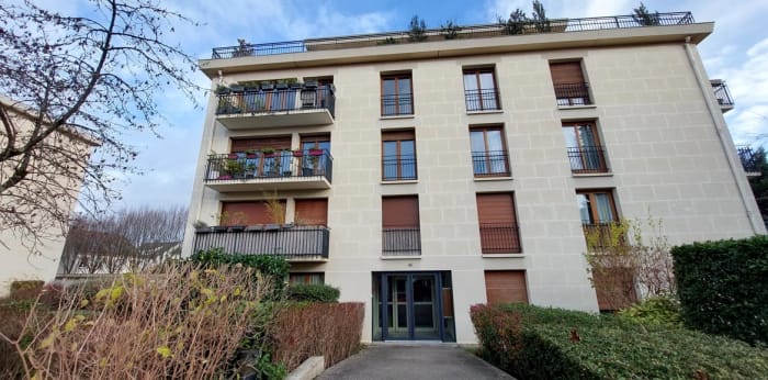 Image 1 sur 6 - Appartement  ·  Vente · Bourg La Reine (92340) · 2 pièces · 47m²