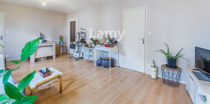 Image 5 sur 8 - Appartement  ·  Vente · Fontaine Les Dijon (21121) · 2 pièces · 62m²