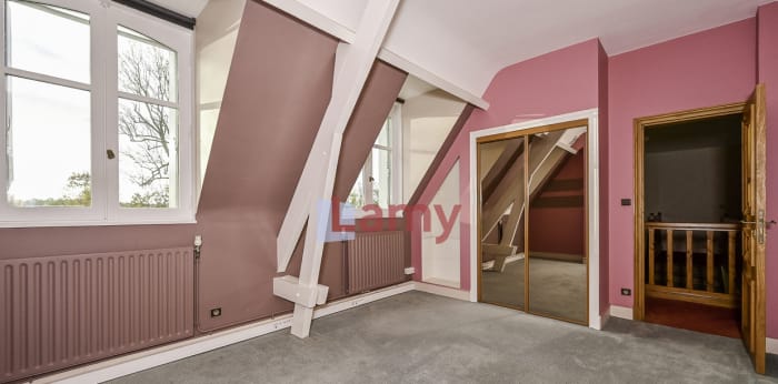 Image 17 sur 23 - Maison/villa  ·  Vente · Soisy Sur Seine (91450) · 11 pièces · 333m²