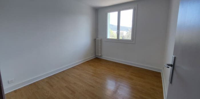 Image 4 sur 10 - Appartement  ·  Vente · Sisteron (04200) · 4 pièces · 75m²