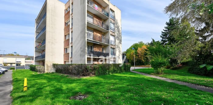 Image 7 sur 8 - Appartement  ·  Vente · Maurepas (78310) · 1 pièce · 30m²
