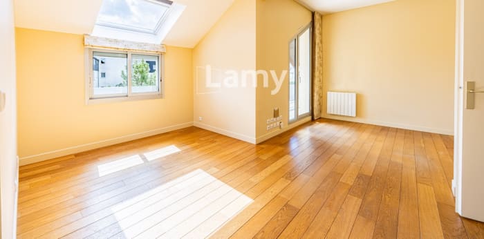 Image 4 sur 11 - Appartement  ·  Vente · Nogent Sur Marne (94130) · 7 pièces · 130m²