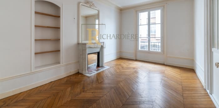 Image 4 sur 10 - Appartement  ·  Vente · Paris (75017) · 4 pièces · 79m²