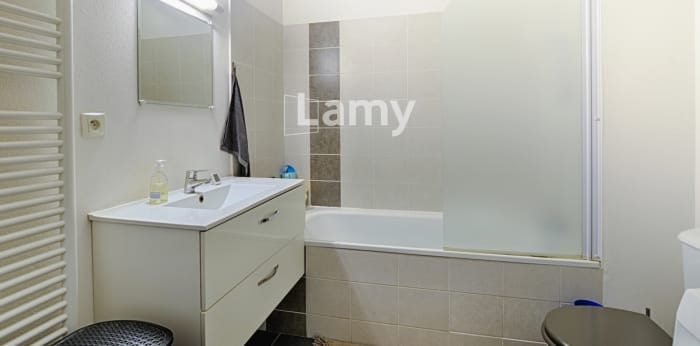 Image 8 sur 9 - Appartement  ·  Vente · Terville (57180) · 3 pièces · 61m²