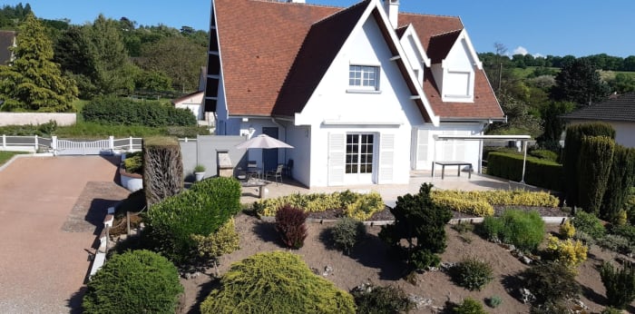 Image 2 sur 15 - Maison/villa  ·  Vente · St Leger Sur Dheune (71510) · 6 pièces · 196m²