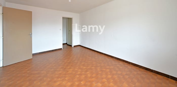 Image 5 sur 6 - Appartement  ·  Vente · Nimes (30900) · 2 pièces · 35m²