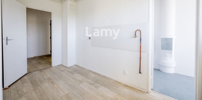 Image 1 sur 14 - Appartement  ·  Vente · Lormont (33310) · 3 pièces · 66m²