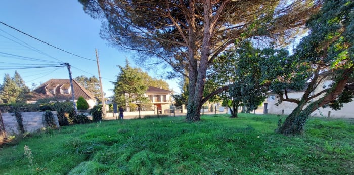 Image 2 sur 3 - Terrain  ·  Vente · Libourne (33500) · 310m²