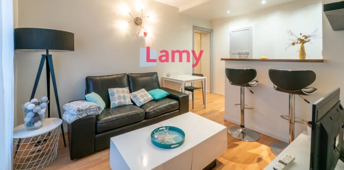 Image 2 sur 9 - Appartement  ·  Vente · Paris (75008) · 2 pièces · 32m²