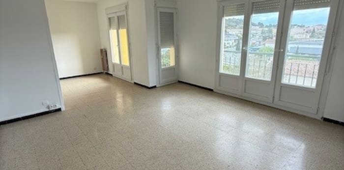 Image 1 sur 8 - Appartement  ·  Vente · Salon De Provence (13300) · 5 pièces · 82m²