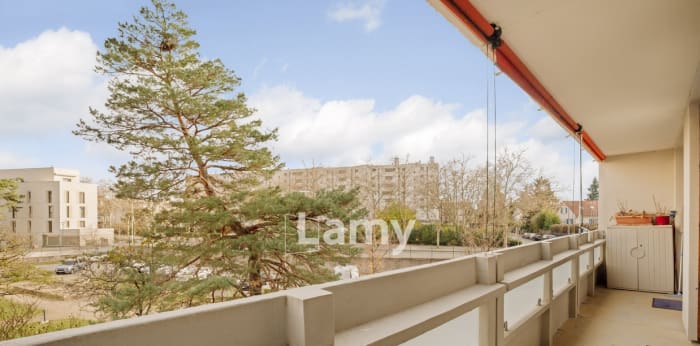 Image 2 sur 11 - Appartement  ·  Vente · Lyon (69005) · 5 pièces · 90m²