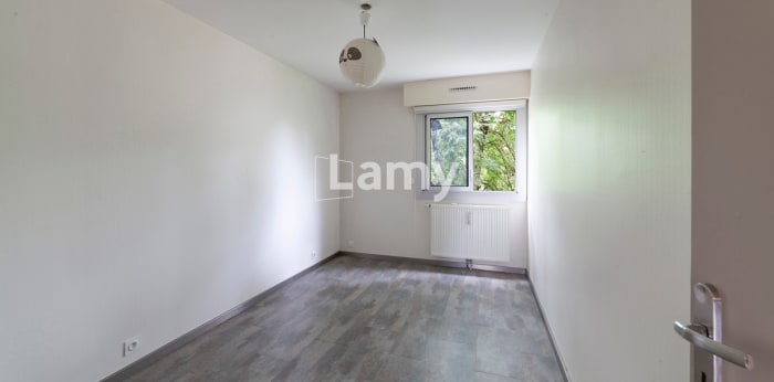 Image 5 sur 10 - Appartement  ·  Vente · Besancon (25000) · 5 pièces · 109m²