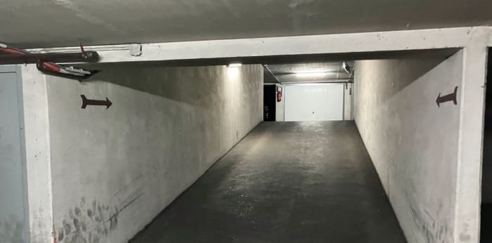 Image 2 sur 3 - Parking/box  ·  Vente · Paris (75116) · 12m²