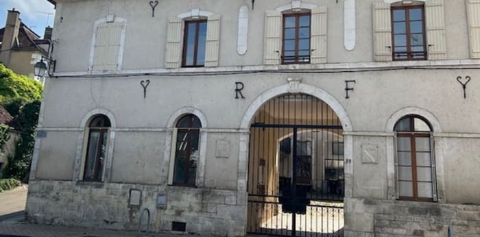 Image 1 sur 9 - Appartement  ·  Vente · Tonnerre (89700) · 2 pièces · 56m²