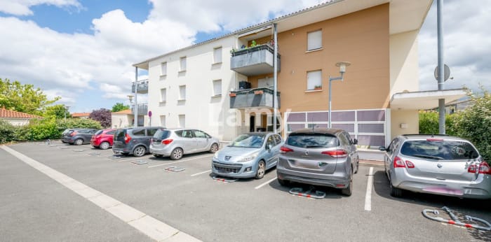 Image 1 sur 11 - Appartement  ·  Vente · Cenon (33150) · 2 pièces · 60m²