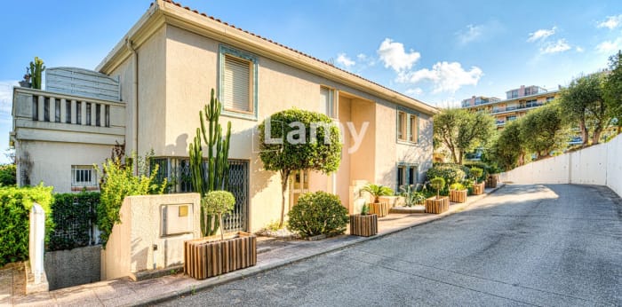 Image 1 sur 13 - Appartement  ·  Vente · Nice (06200) · 4 pièces · 85m²