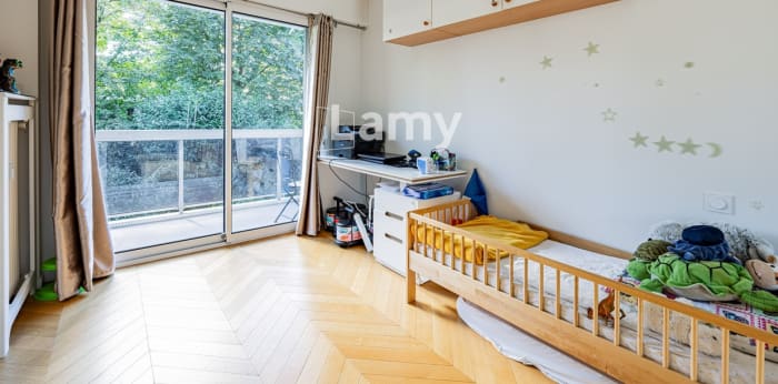 Image 10 sur 13 - Appartement  ·  Vente · Paris (75015) · 5 pièces · 107m²