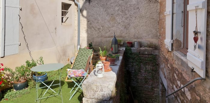 Image 3 sur 7 - Immeuble  ·  Vente · Givry (71640) · 196m²
