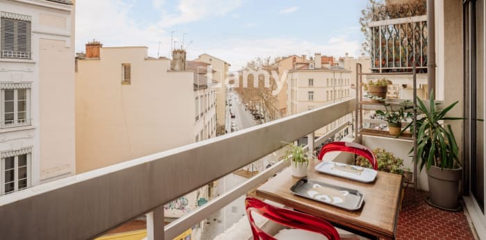 Image 2 sur 8 - Appartement  ·  Vente · Lyon (69007) · 4 pièces · 86m²