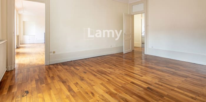 Image 5 sur 16 - Appartement  ·  Vente · Grenoble (38000) · 4 pièces · 119m²