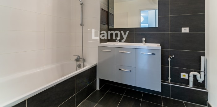 Image 8 sur 13 - Appartement  ·  Vente · Strasbourg (67100) · 4 pièces · 79m²