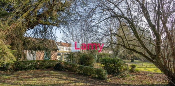 Image 2 sur 12 - Maison/villa  ·  Vente · Valenciennes (59300) · 8 pièces · 238m²