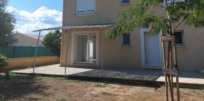 Image 2 sur 30 - Maison/villa  ·  Vente · Les Mees (04190) · 7 pièces · 175m²
