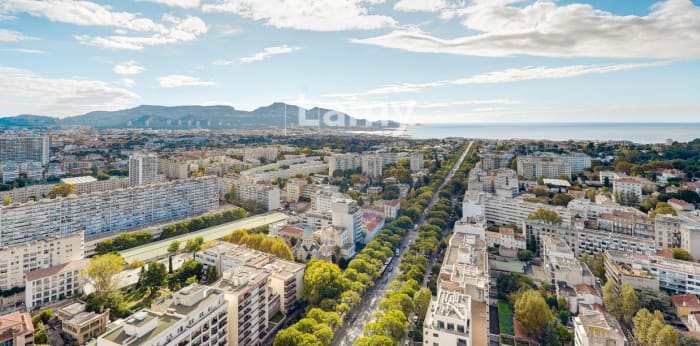 Image 1 sur 19 - Appartement  ·  Vente · Marseille (13008) · 4 pièces · 104m²