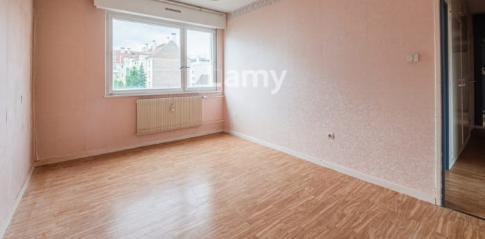Image 5 sur 9 - Appartement  ·  Vente · Strasbourg (67100) · 4 pièces · 74m²