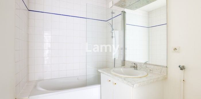 Image 9 sur 12 - Appartement  ·  Vente · La Rochelle (17000) · 3 pièces · 66m²