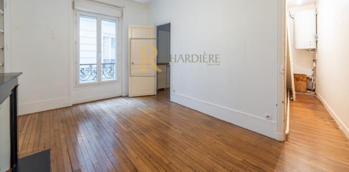 Image 2 sur 10 - Appartement  ·  Vente · Paris (75017) · 4 pièces · 79m²