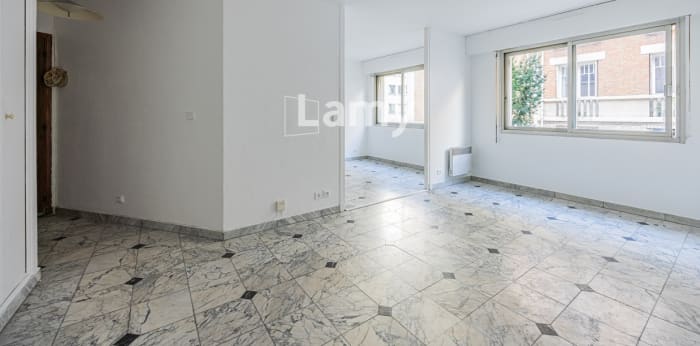 Image 2 sur 10 - Appartement  ·  Vente · Paris (75019) · 2 pièces · 34m²