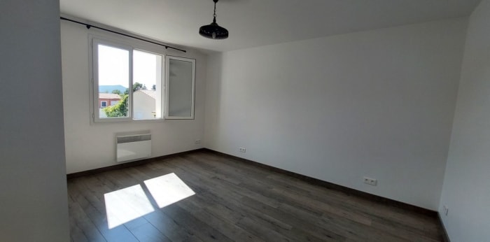 Image 18 sur 30 - Maison/villa  ·  Vente · Les Mees (04190) · 7 pièces · 175m²