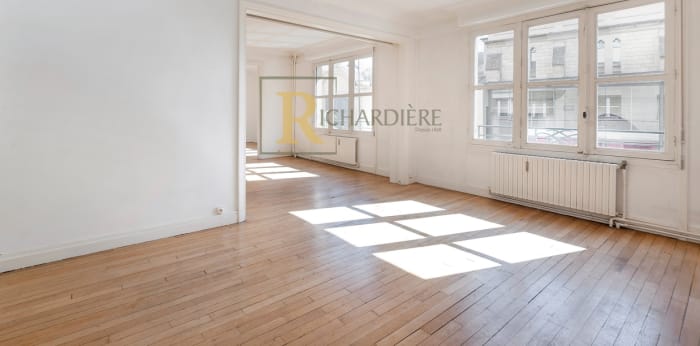Image 4 sur 9 - Appartement  ·  Vente · Paris (75007) · 4 pièces · 111m²