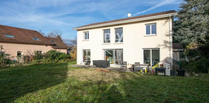 Image 5 sur 14 - Maison/villa  ·  Vente · St Egreve (38120) · 5 pièces · 156m²