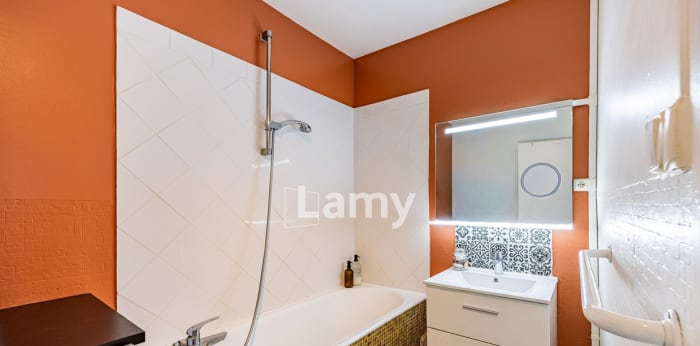 Image 9 sur 10 - Appartement  ·  Vente · Paris (75015) · 2 pièces · 46m²