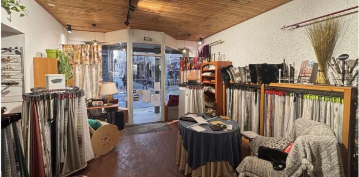 Image 1 sur 9 - Local  ·  Vente · Riom (63200) · 127m²