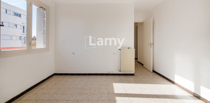 Image 7 sur 13 - Appartement  ·  Vente · Salon De Provence (13300) · 5 pièces · 87m²