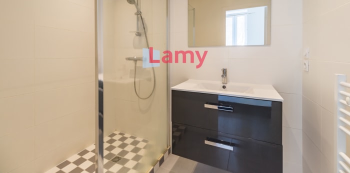 Image 6 sur 11 - Immeuble  ·  Vente · Lannion (22300) · 167m²