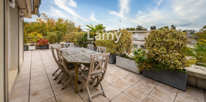 Image 1 sur 13 - Appartement  ·  Vente · Nogent Sur Marne (94130) · 5 pièces · 125m²