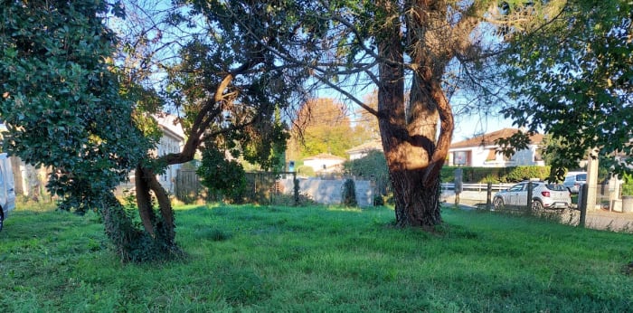 Image 1 sur 3 - Terrain  ·  Vente · Libourne (33500) · 310m²