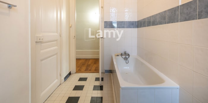 Image 12 sur 16 - Appartement  ·  Vente · Grenoble (38000) · 4 pièces · 119m²